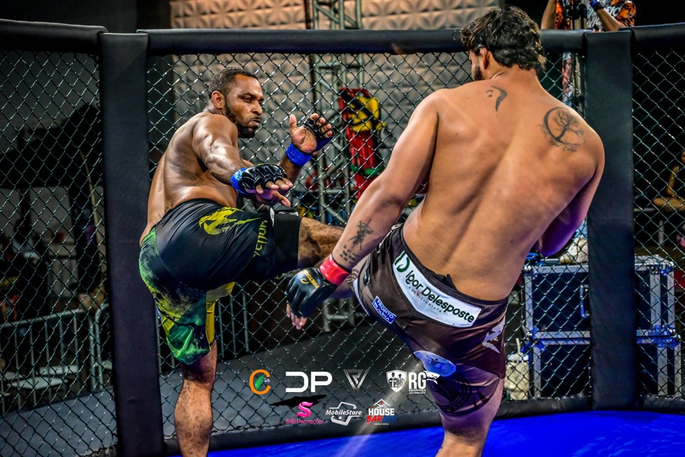 Chute alto durante luta do Sharks Fight